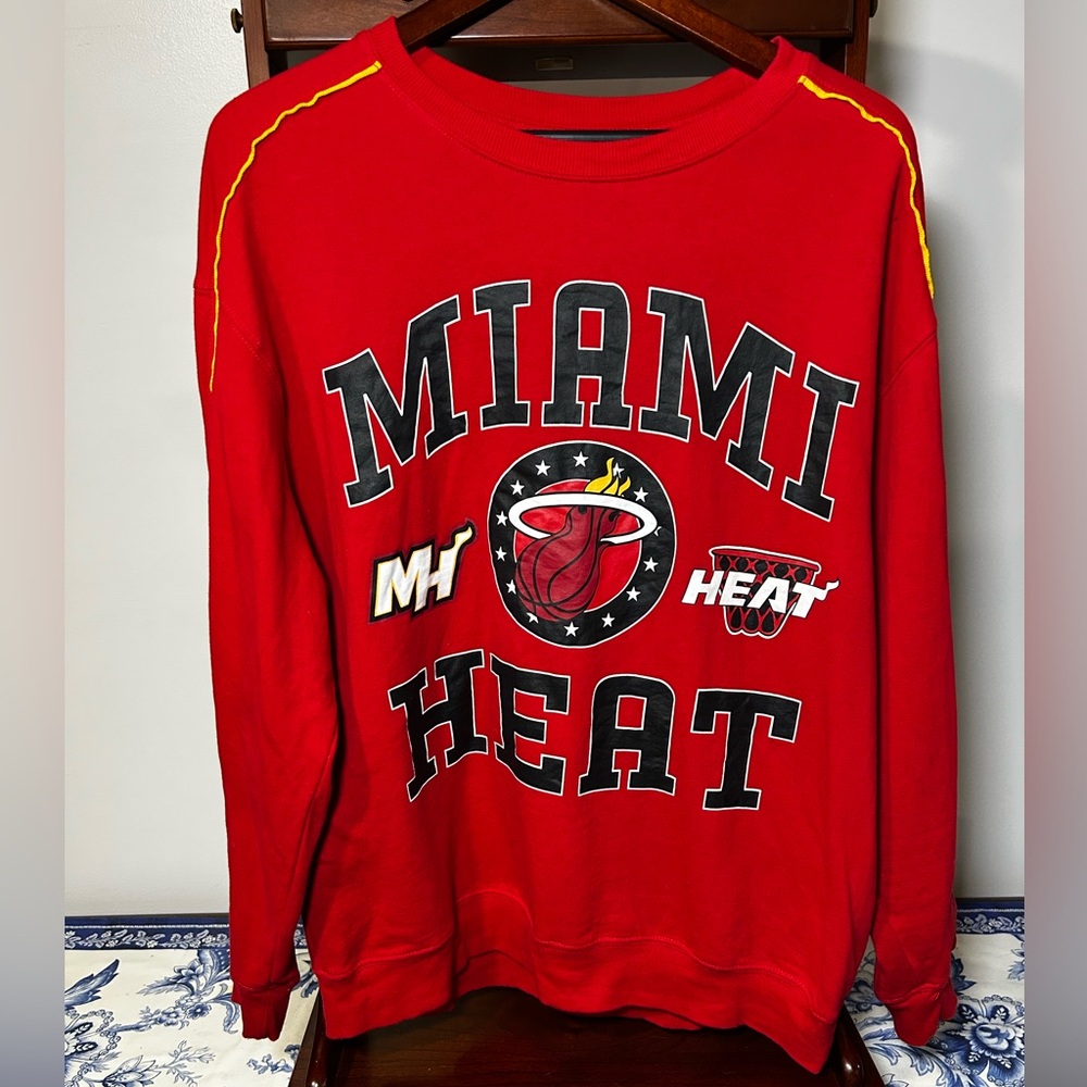 NBA Miami Heat Red Crewneck Men’s Large